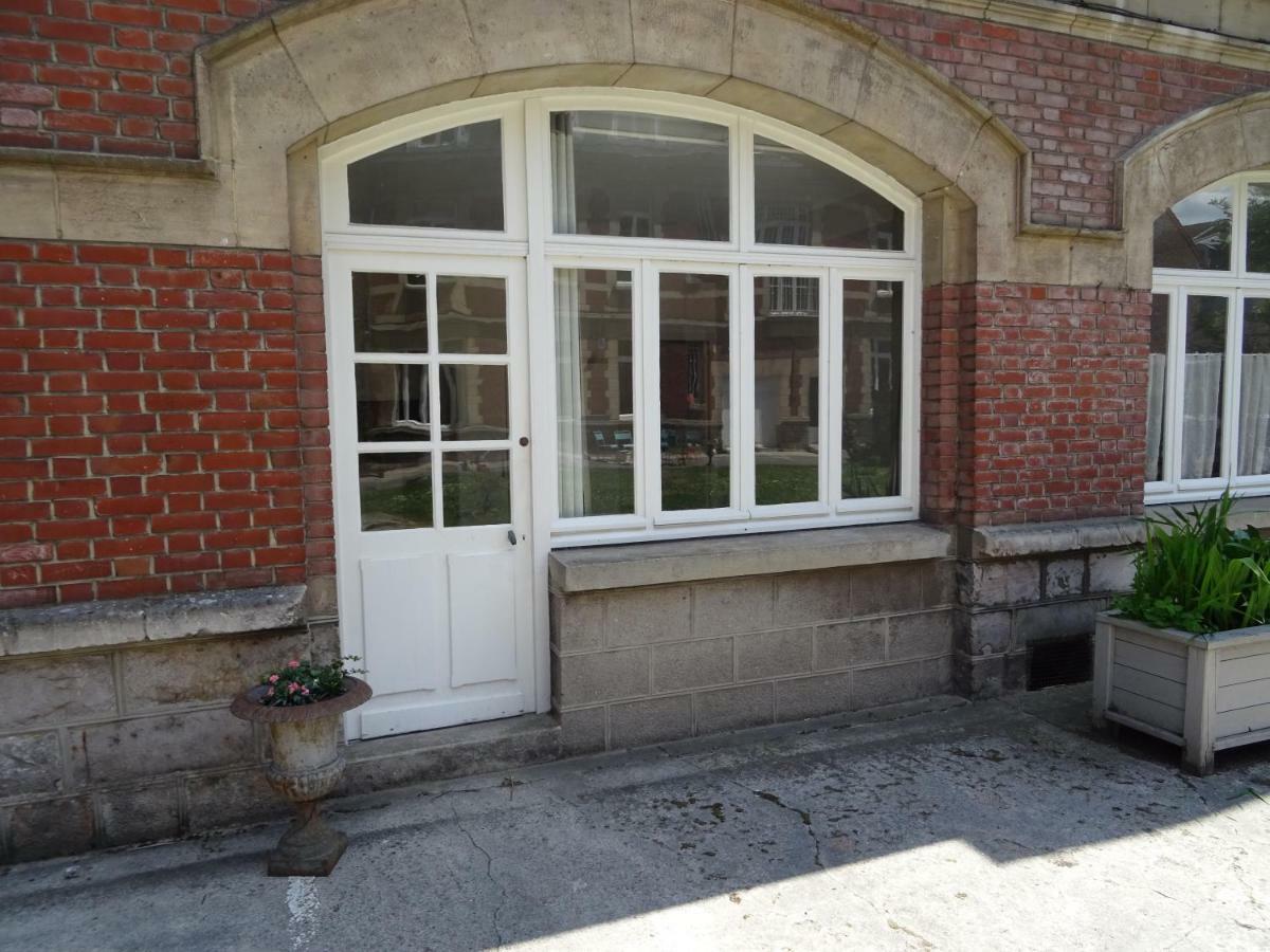 Au Pied Du Beffroi Apartment Arras Ngoại thất bức ảnh